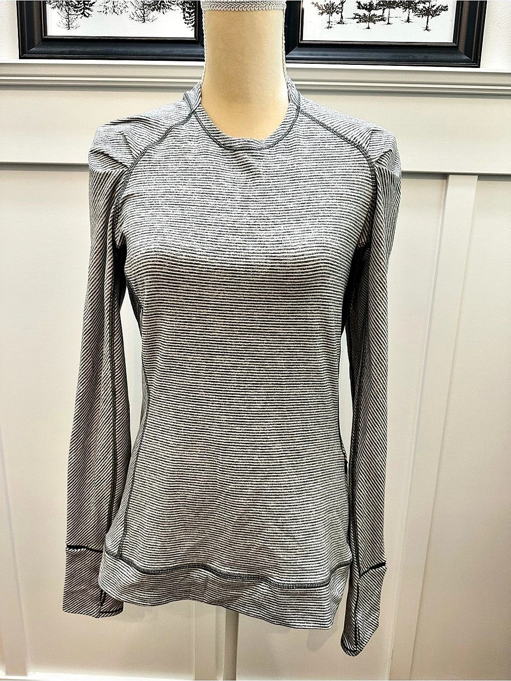 Lululemon Running Long Sleeve Striped Top Gray & White Size 8 Excellent